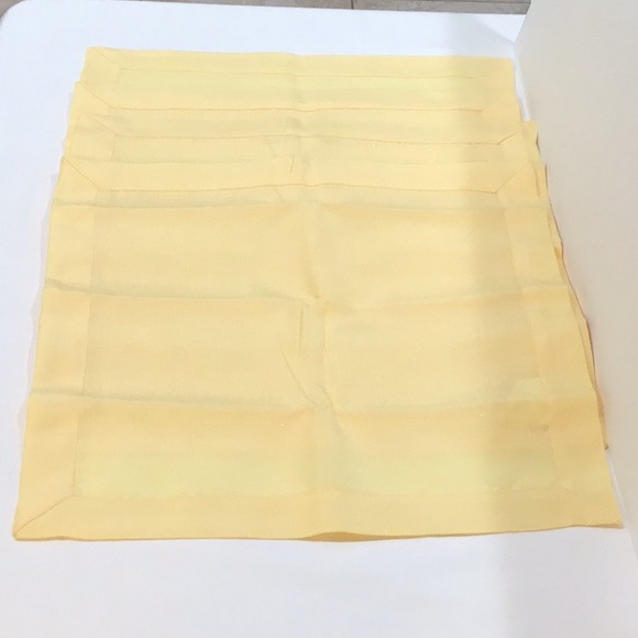 NIP four large dinner napkins - Picture 2 of 6